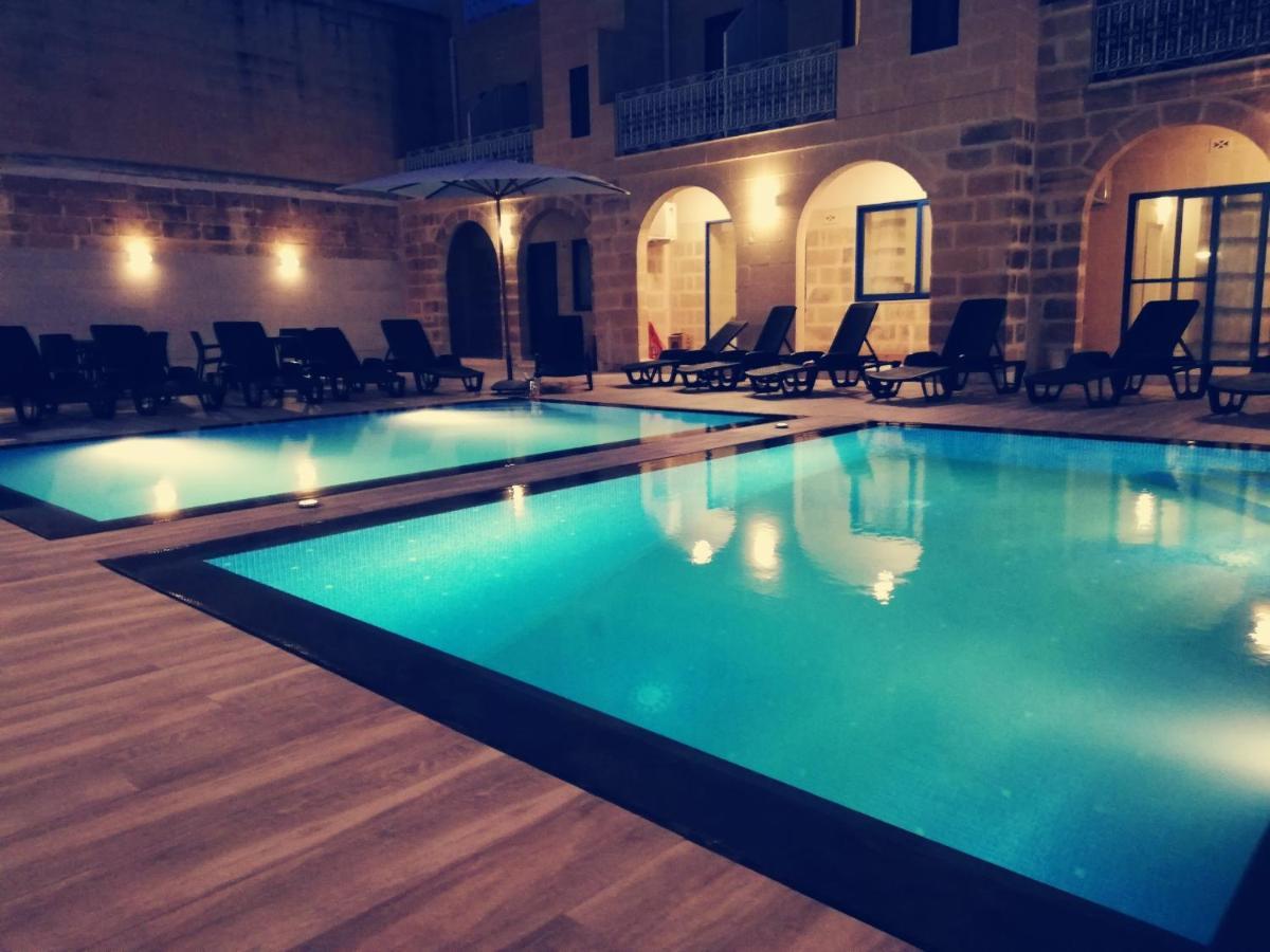 Fiftyfour West Boutique Living Bed & Breakfast Għarb Dış mekan fotoğraf