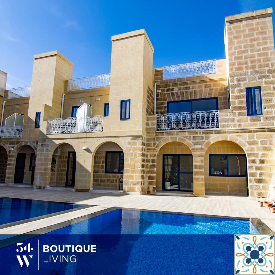 Fiftyfour West Boutique Living Bed & Breakfast Għarb Dış mekan fotoğraf