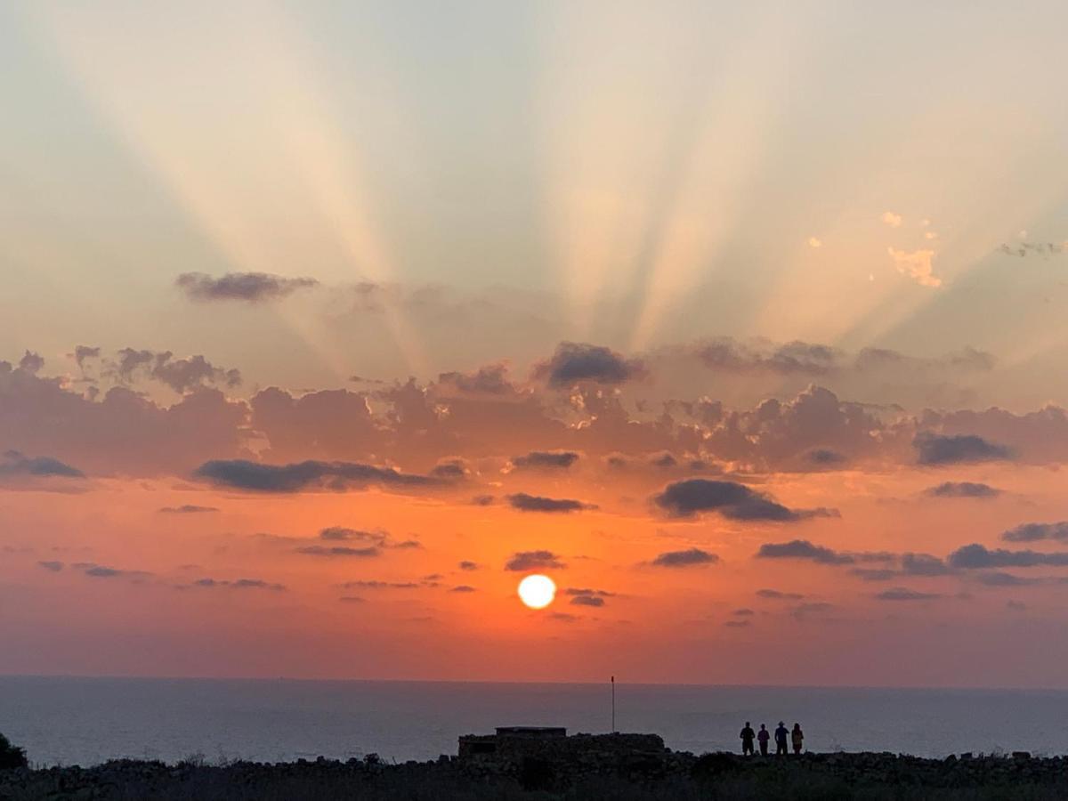 Fiftyfour West Boutique Living Bed & Breakfast Għarb Dış mekan fotoğraf