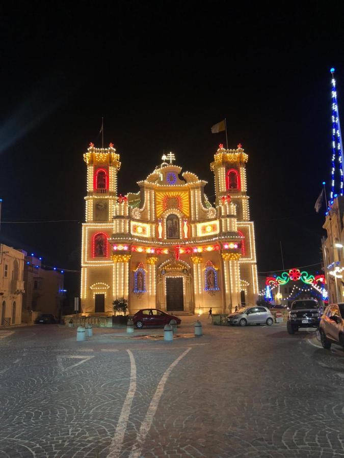 Fiftyfour West Boutique Living Bed & Breakfast Għarb Dış mekan fotoğraf
