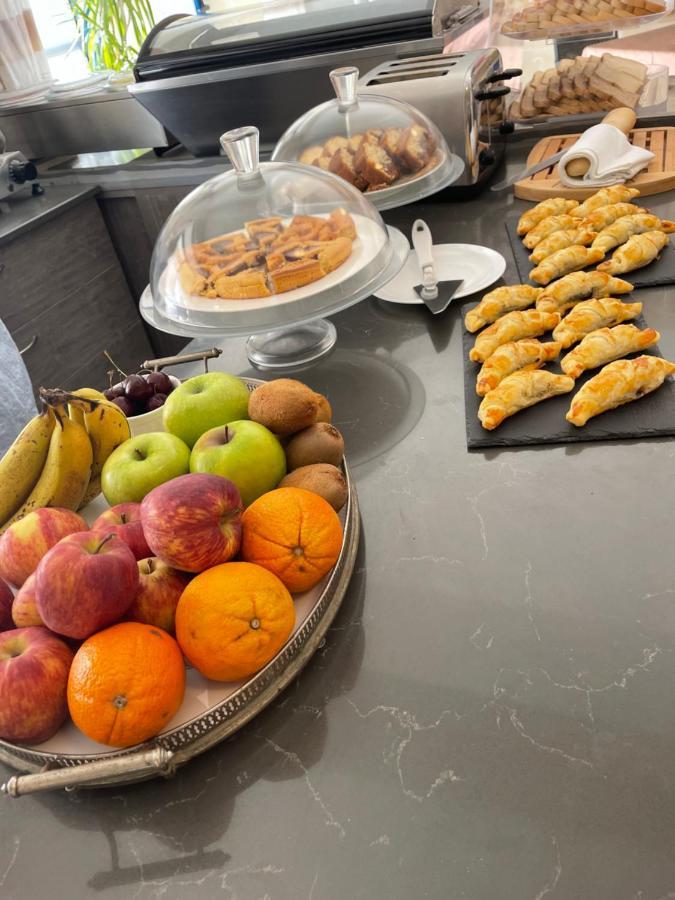 Fiftyfour West Boutique Living Bed & Breakfast Għarb Dış mekan fotoğraf