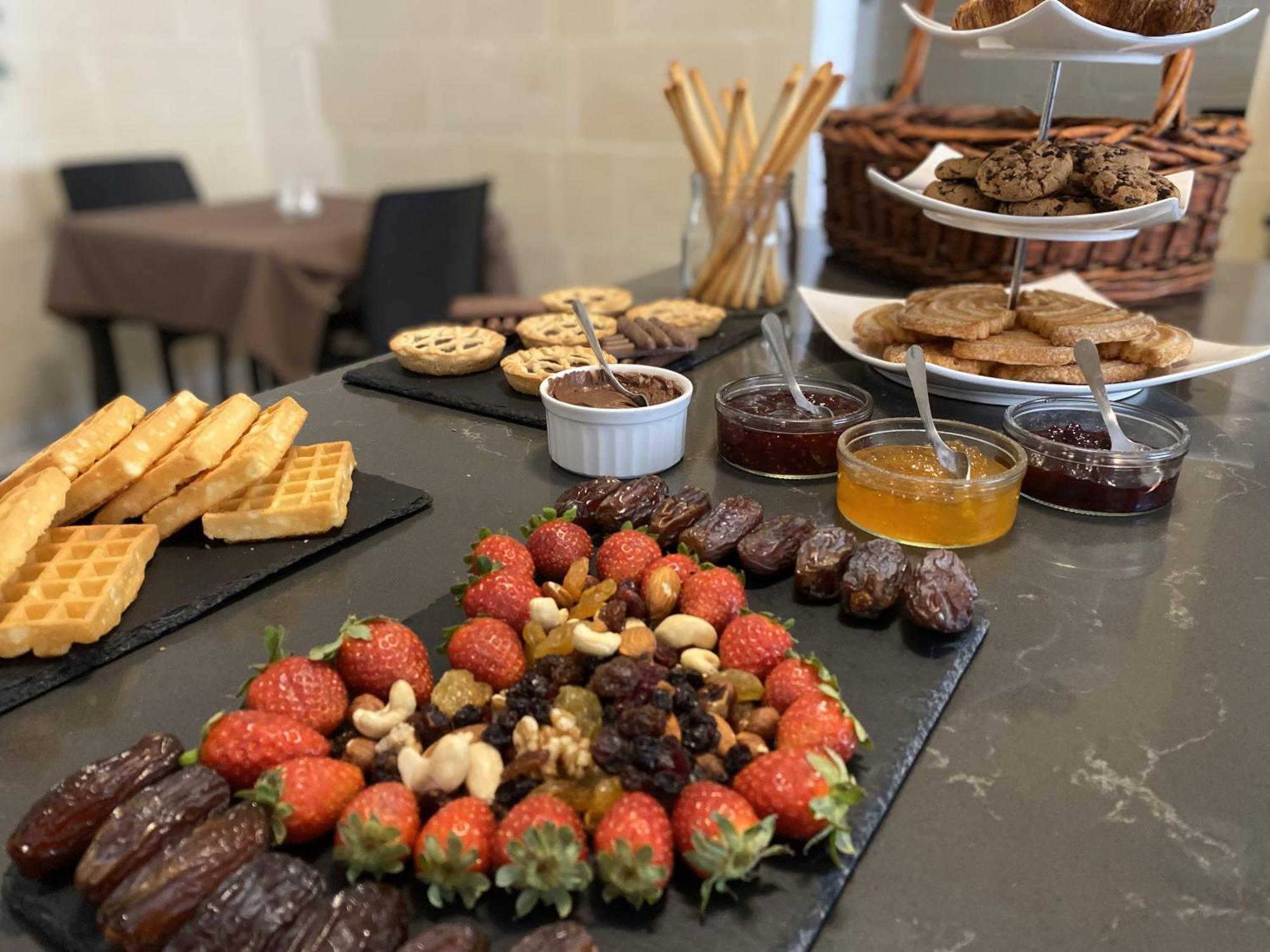 Fiftyfour West Boutique Living Bed & Breakfast Għarb Dış mekan fotoğraf