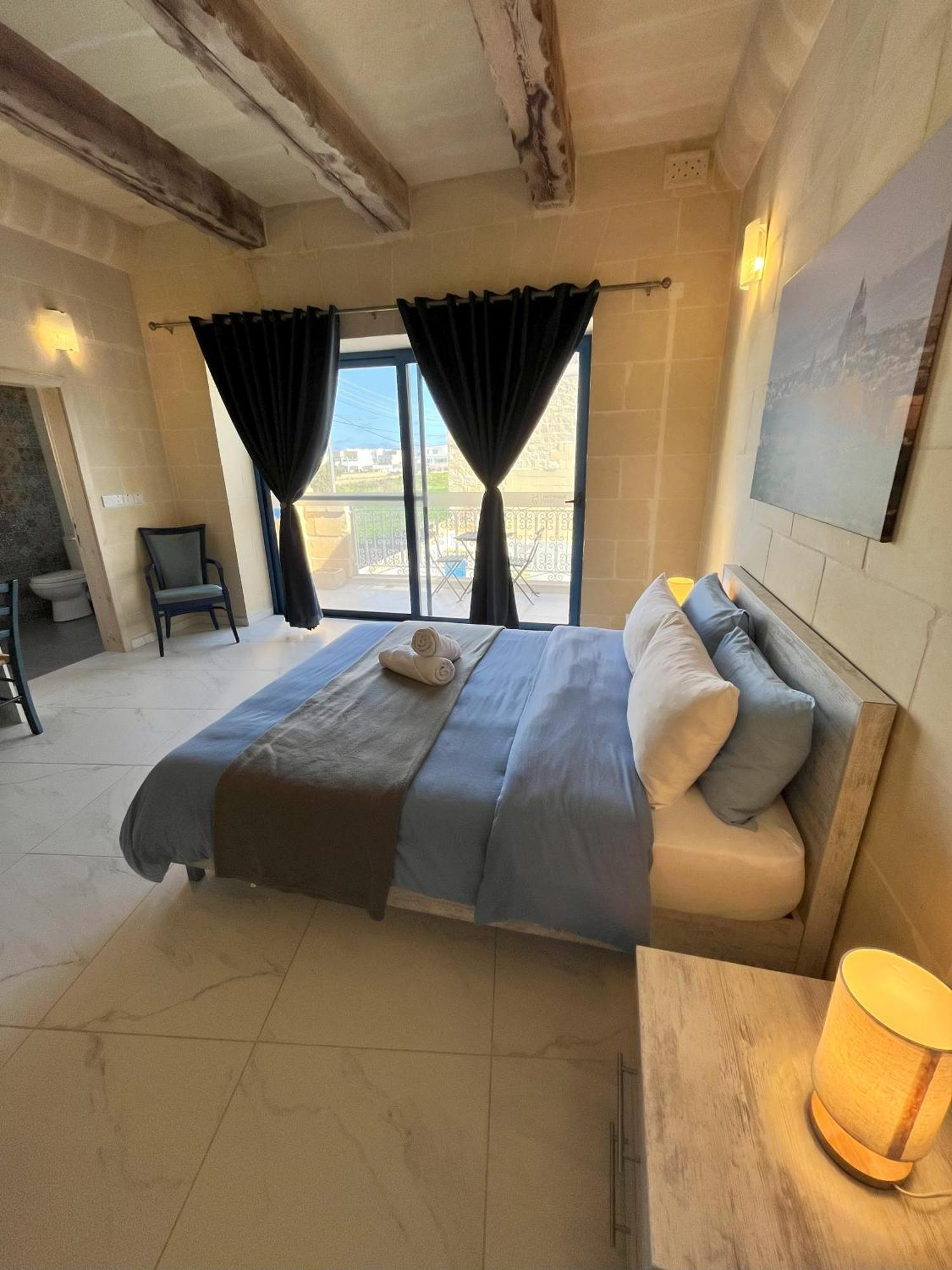 Fiftyfour West Boutique Living Bed & Breakfast Għarb Dış mekan fotoğraf