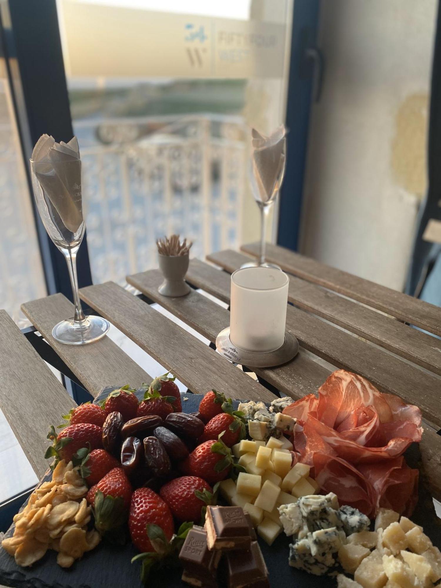 Fiftyfour West Boutique Living Bed & Breakfast Għarb Dış mekan fotoğraf