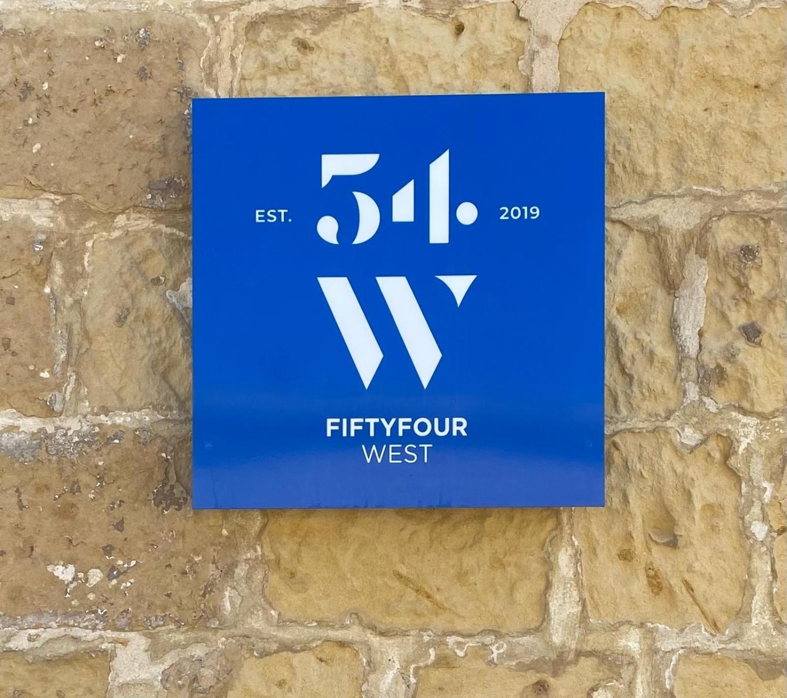 Fiftyfour West Boutique Living Bed & Breakfast Għarb Dış mekan fotoğraf