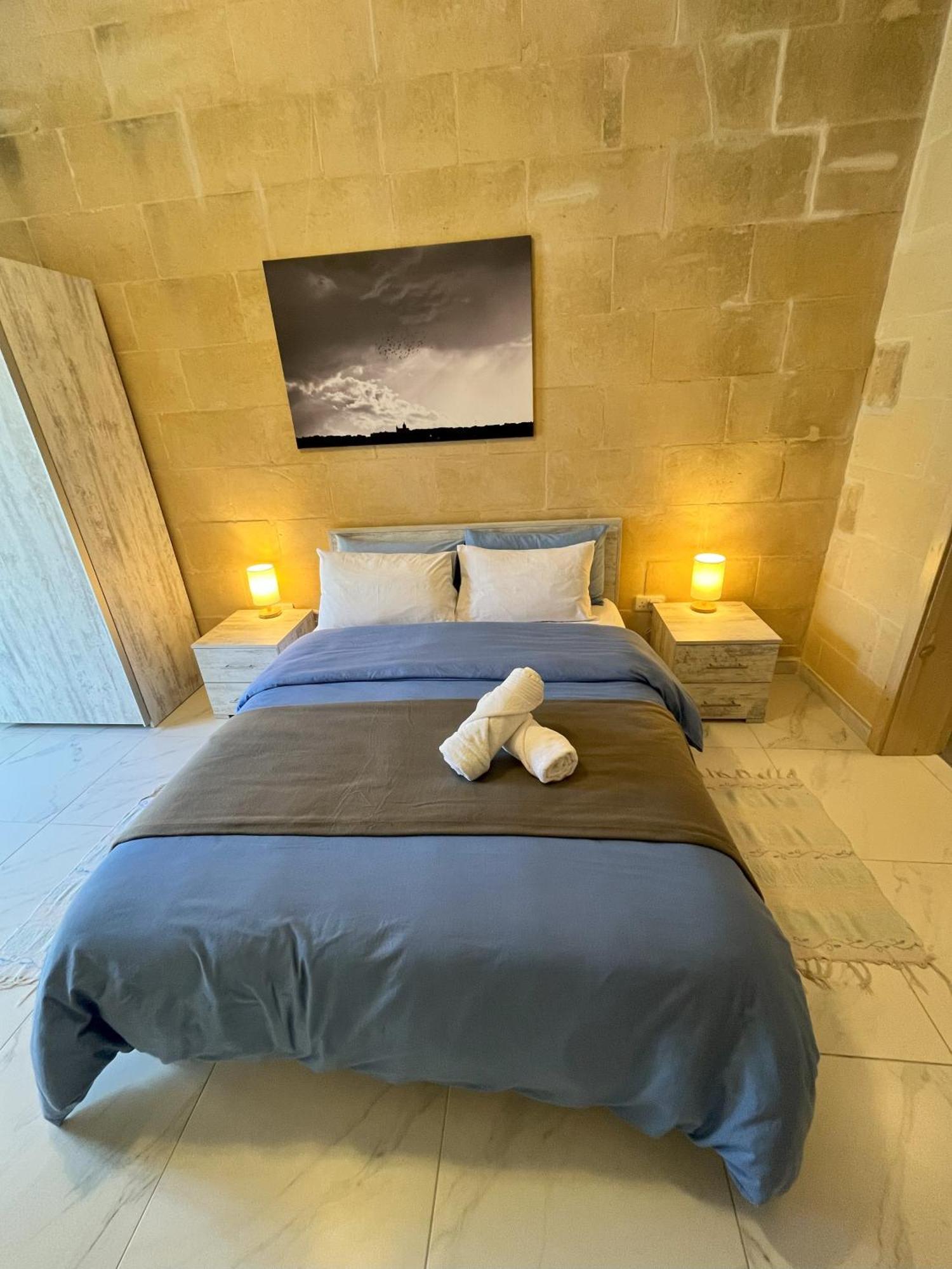 Fiftyfour West Boutique Living Bed & Breakfast Għarb Dış mekan fotoğraf