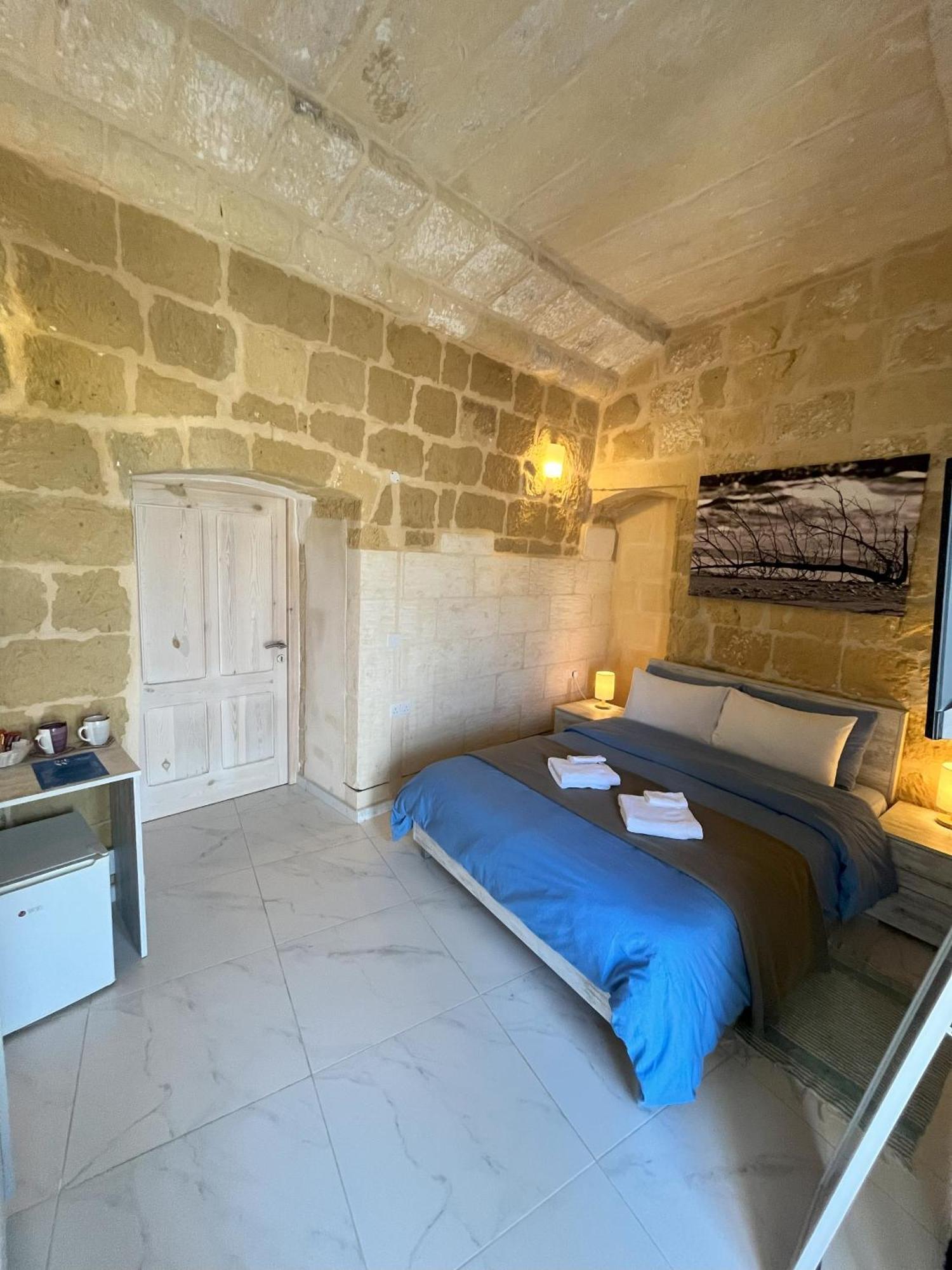 Fiftyfour West Boutique Living Bed & Breakfast Għarb Dış mekan fotoğraf