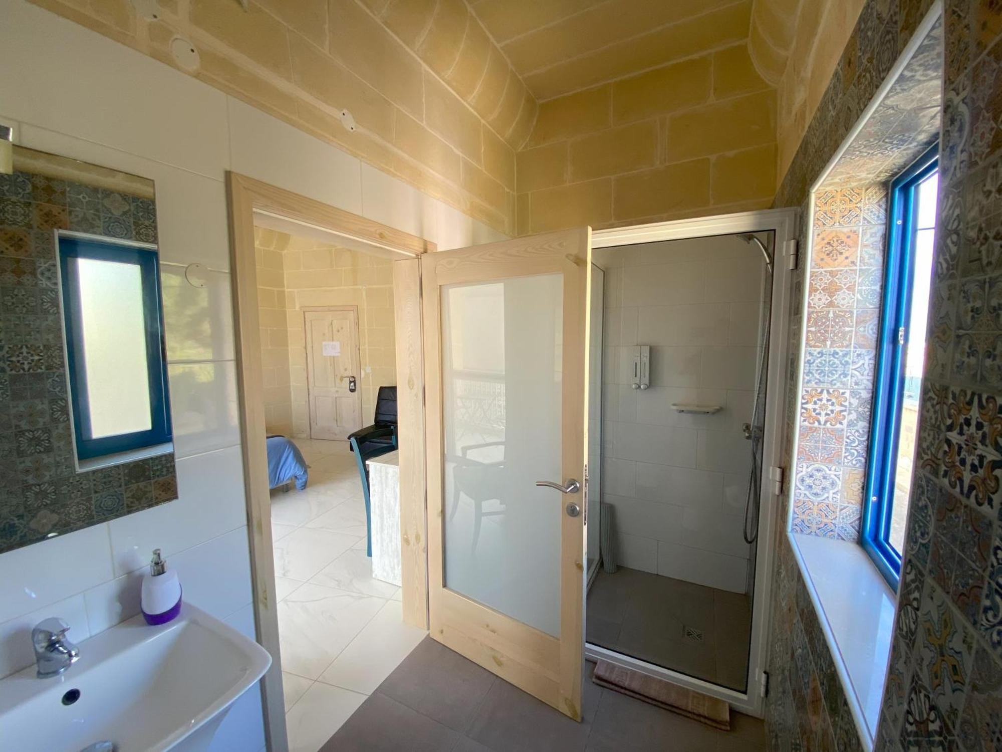 Fiftyfour West Boutique Living Bed & Breakfast Għarb Dış mekan fotoğraf