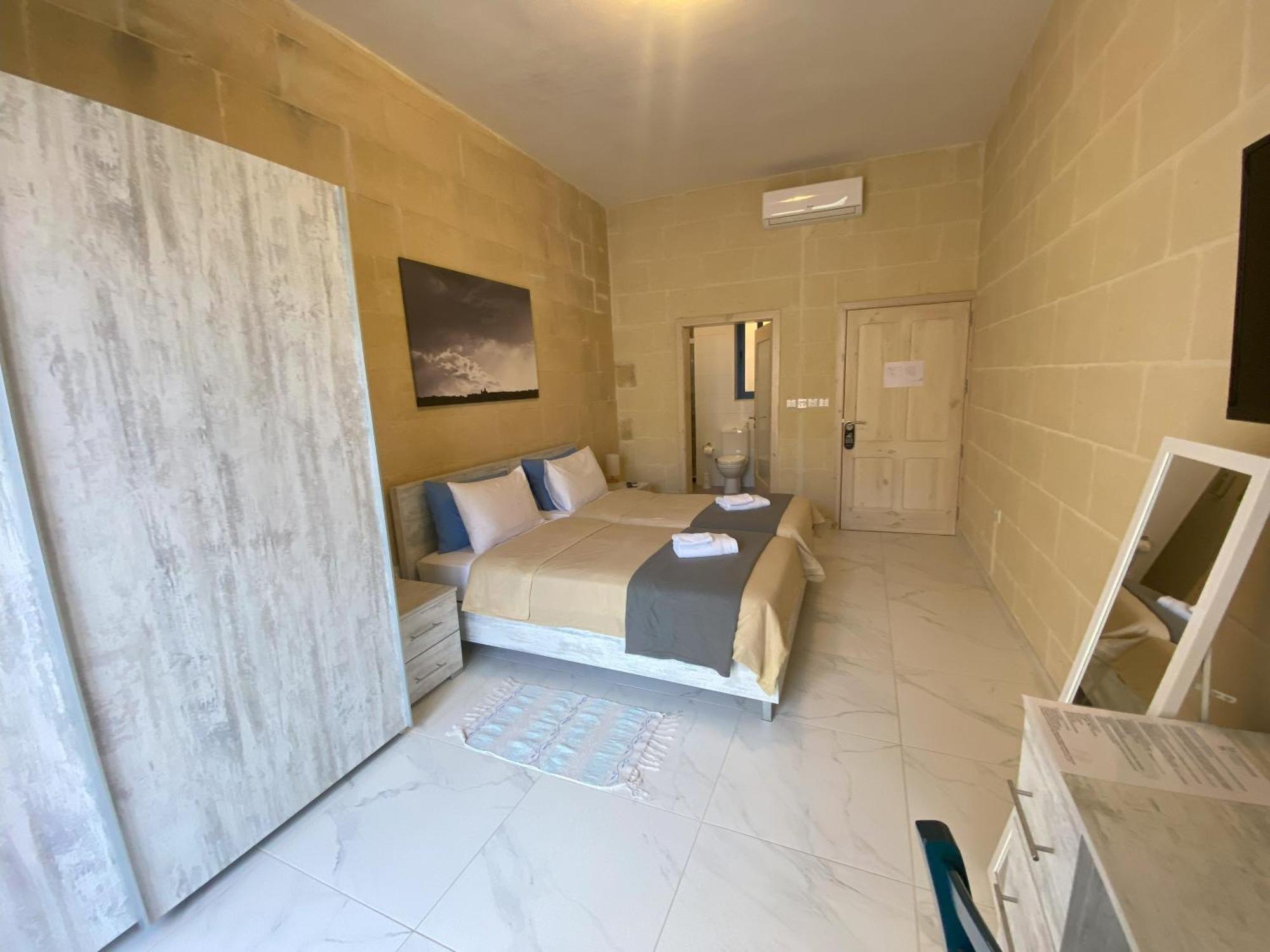 Fiftyfour West Boutique Living Bed & Breakfast Għarb Dış mekan fotoğraf